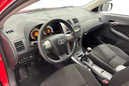 punainen Toyota Corolla 2012 kuva 6.
