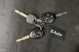 punainen Toyota Corolla 2012 kuva 18.