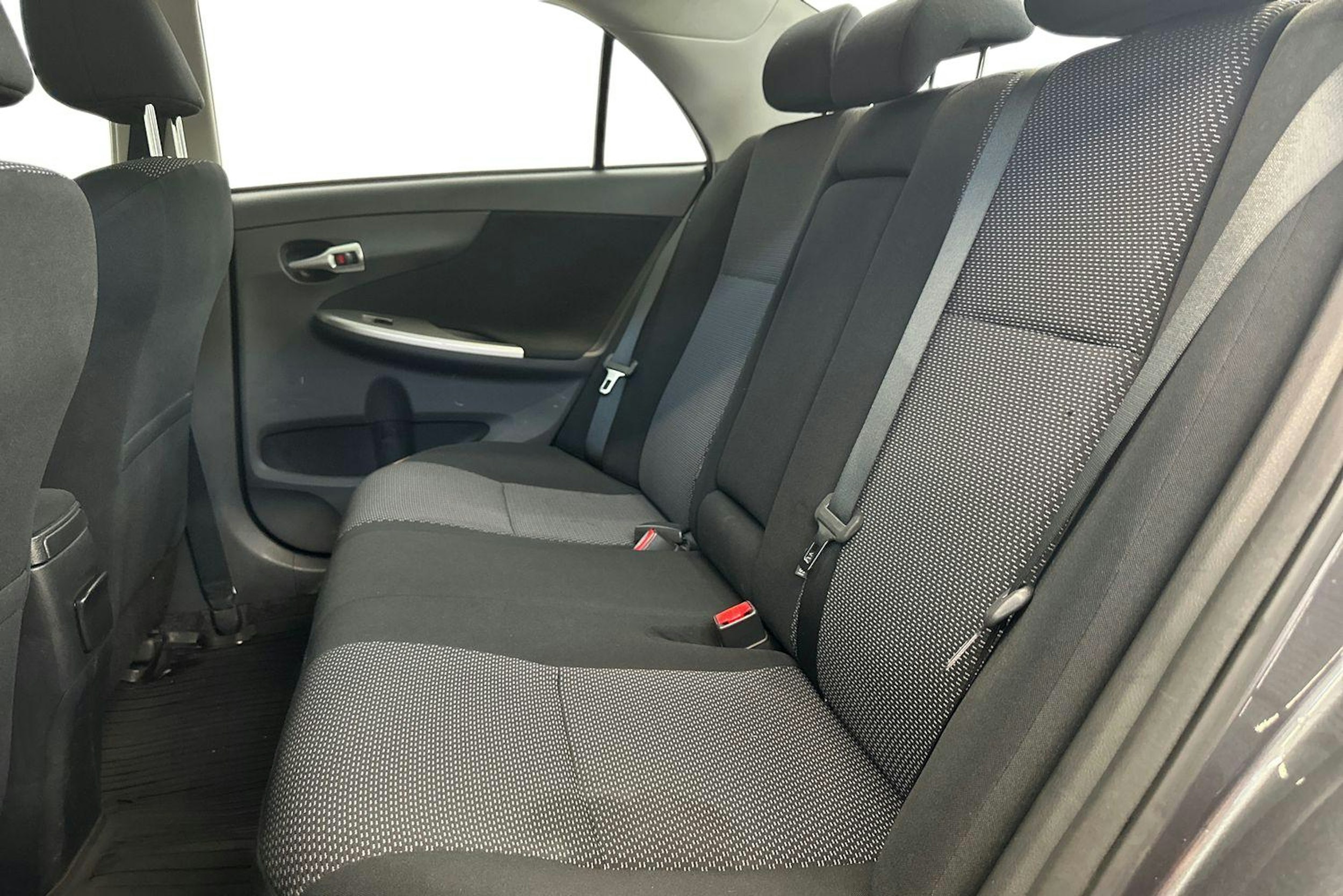 harmaa Toyota Corolla 2012 kuva 10.