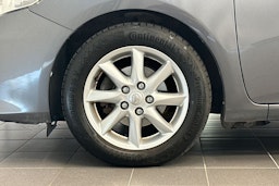 harmaa Toyota Corolla 2012 kuva 11.
