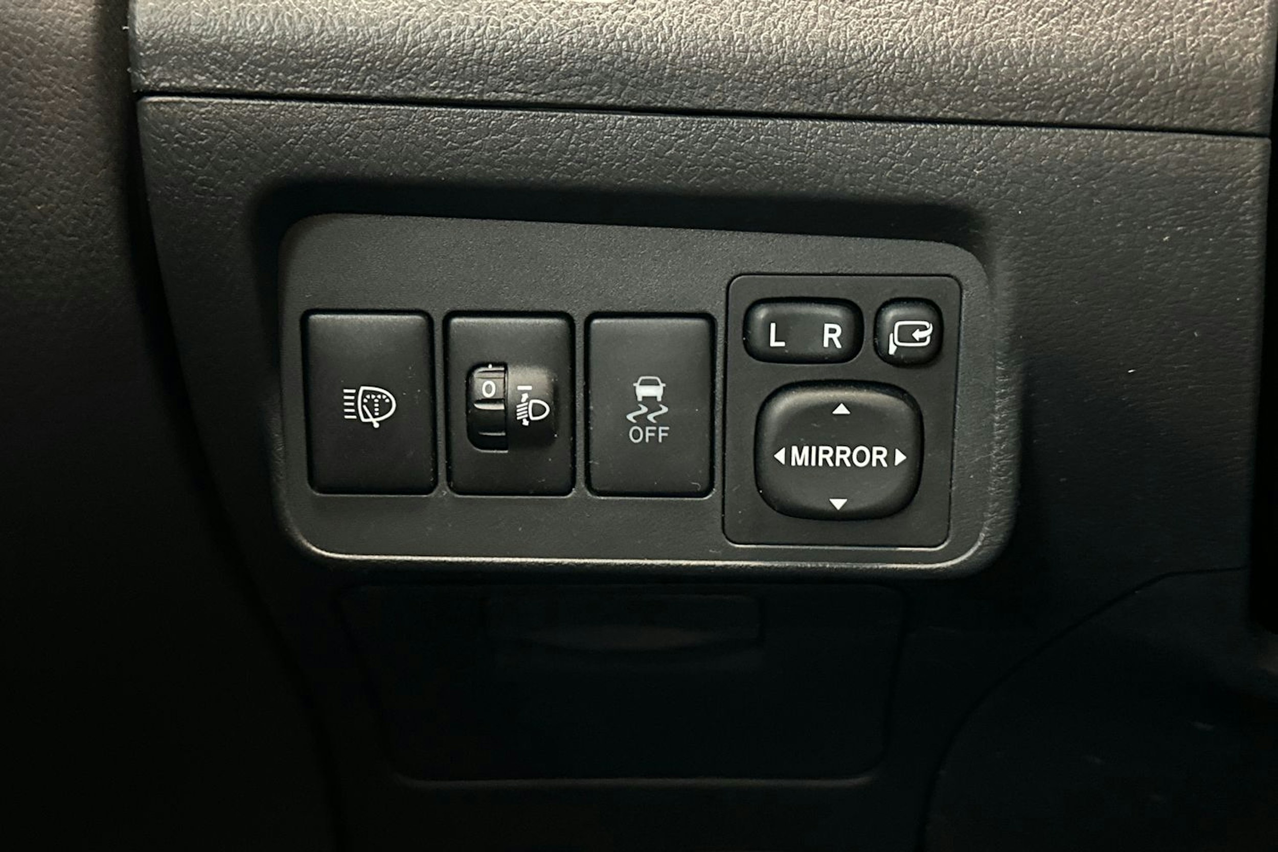 harmaa Toyota Corolla 2012 kuva 15.