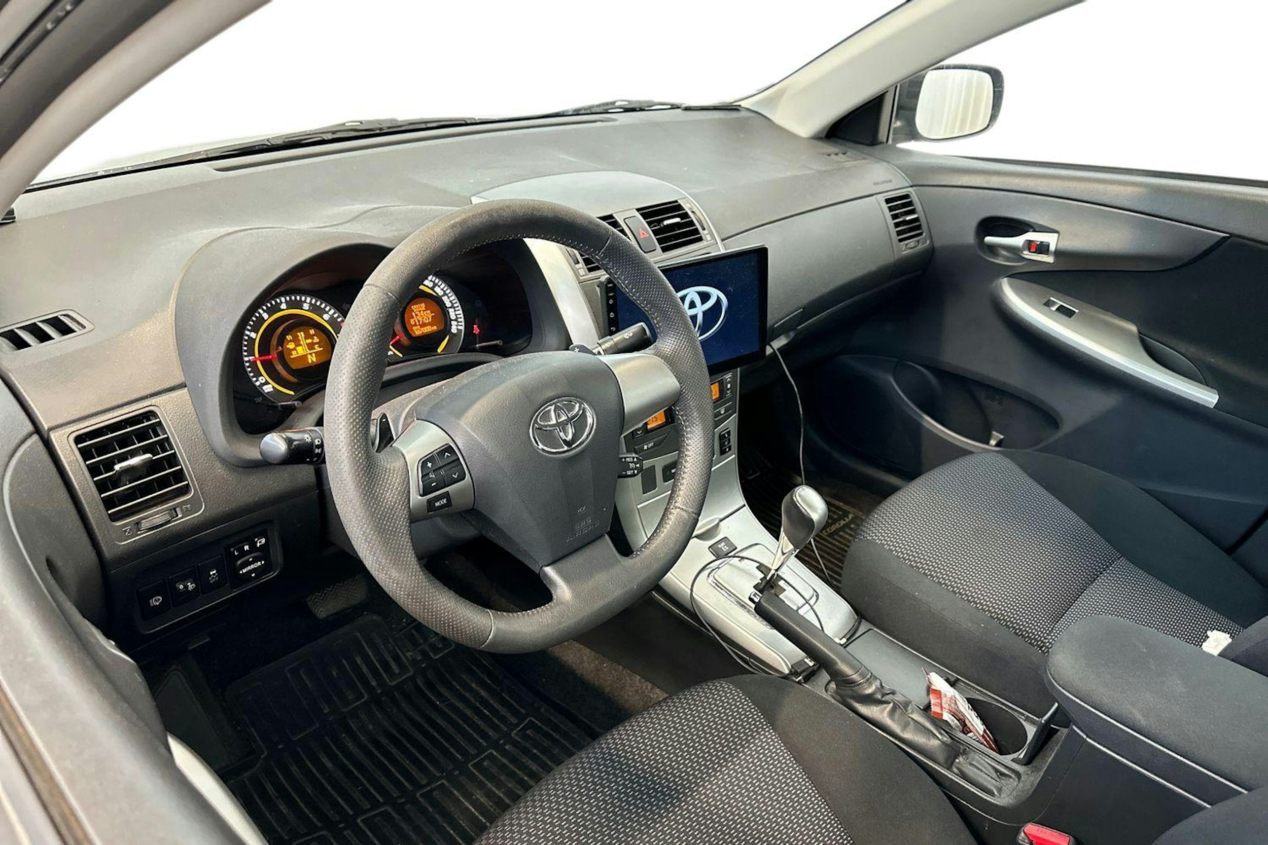 hopea Toyota Corolla 2012 kuva 3.