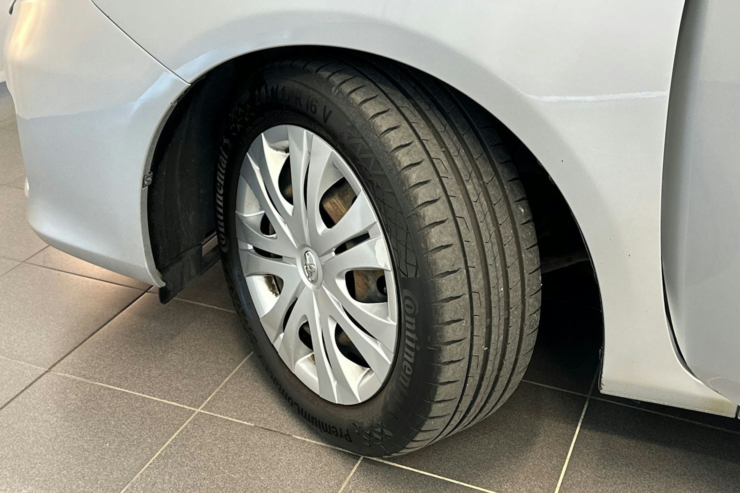 hopea Toyota Corolla 2012 kuva 13.