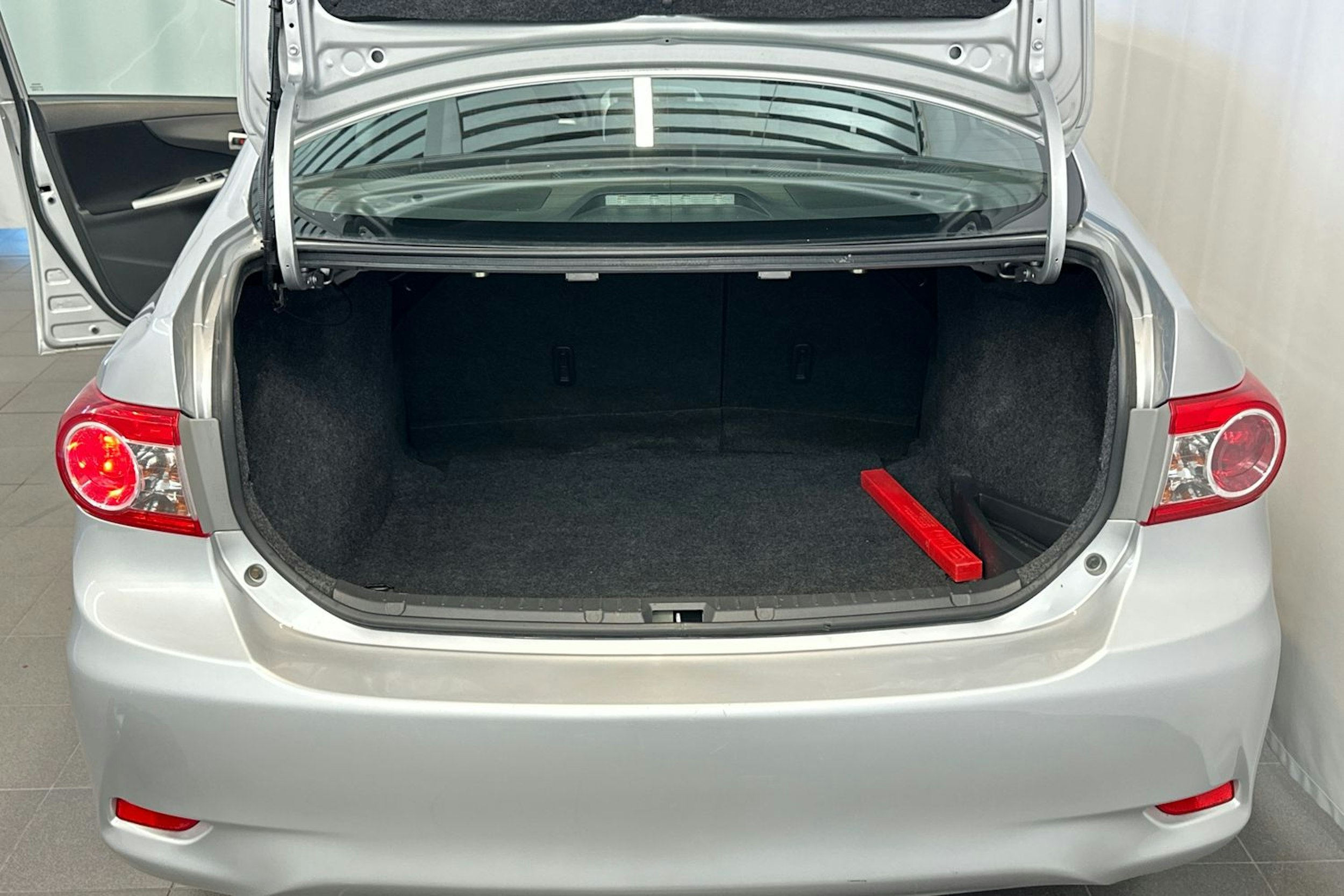 hopea Toyota Corolla 2012 kuva 14.