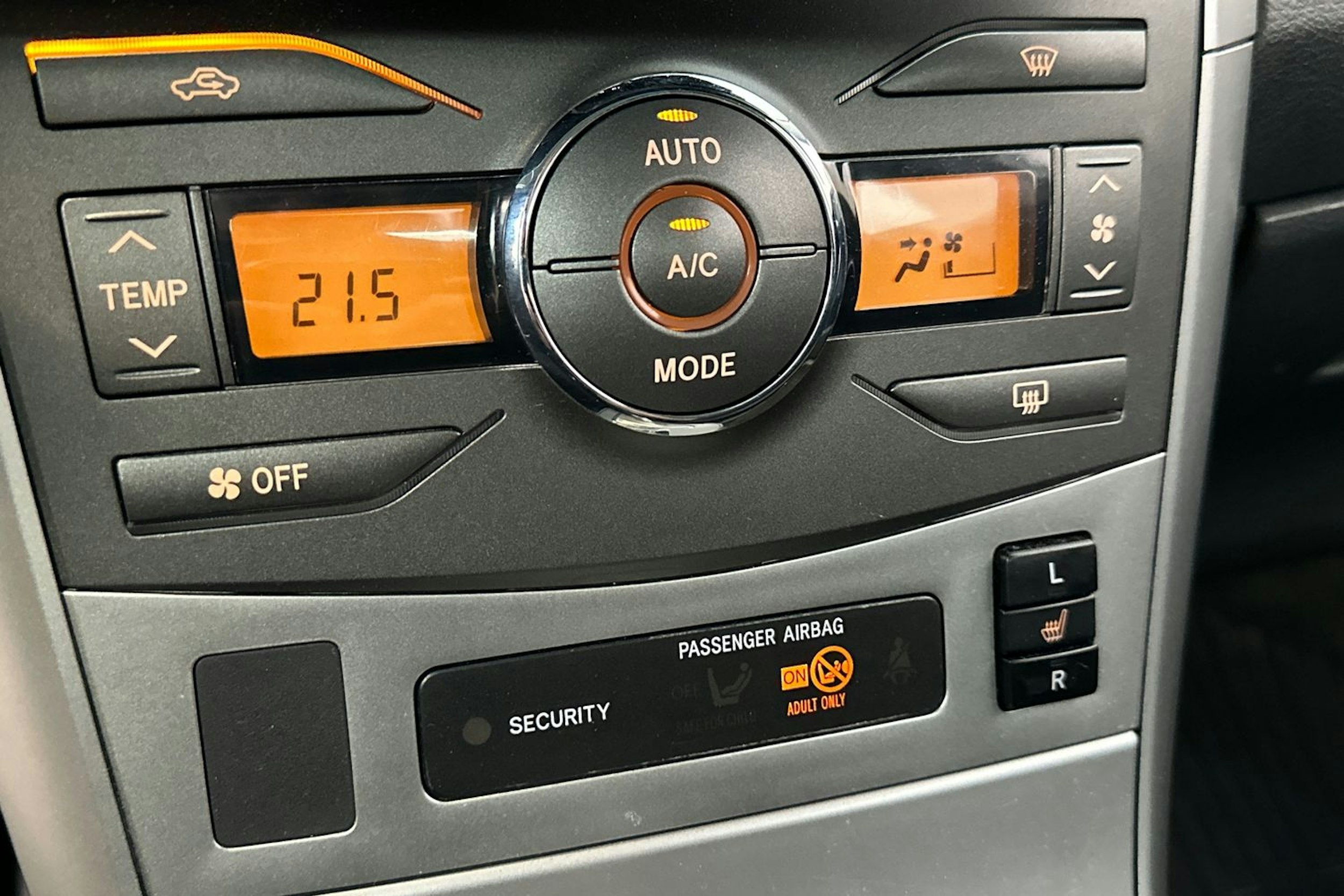 hopea Toyota Corolla 2012 kuva 21.