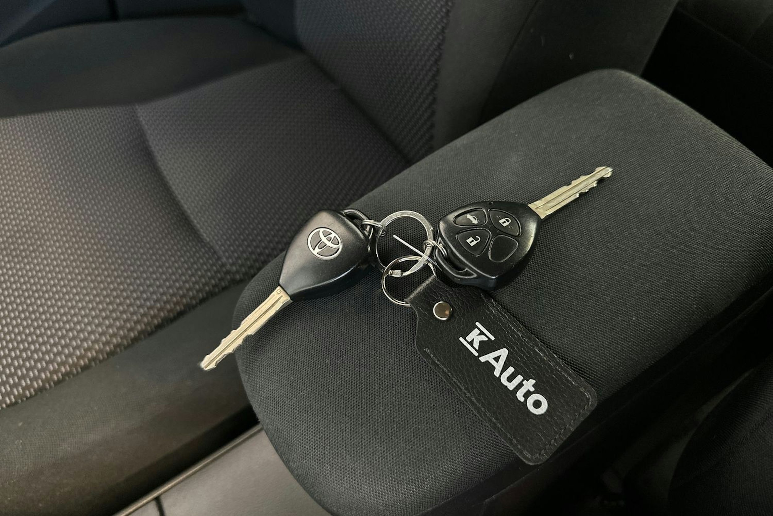 hopea Toyota Corolla 2012 kuva 27.