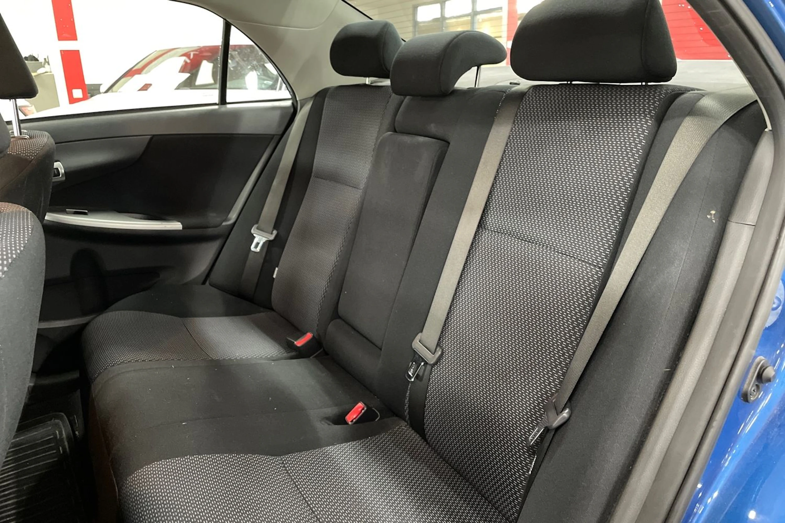 Sininen Toyota Corolla 2012 kuva 5.