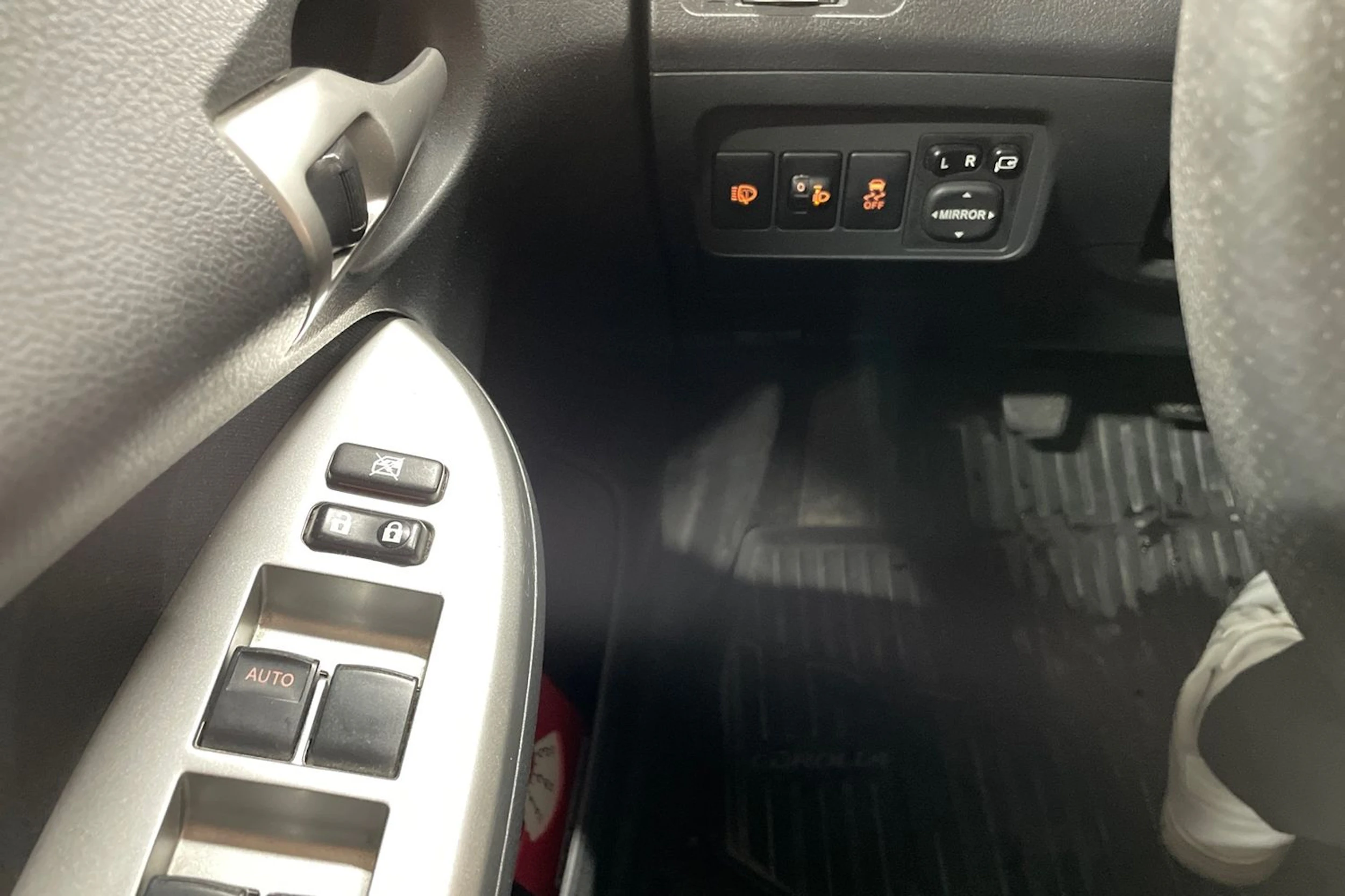 Sininen Toyota Corolla 2012 kuva 10.