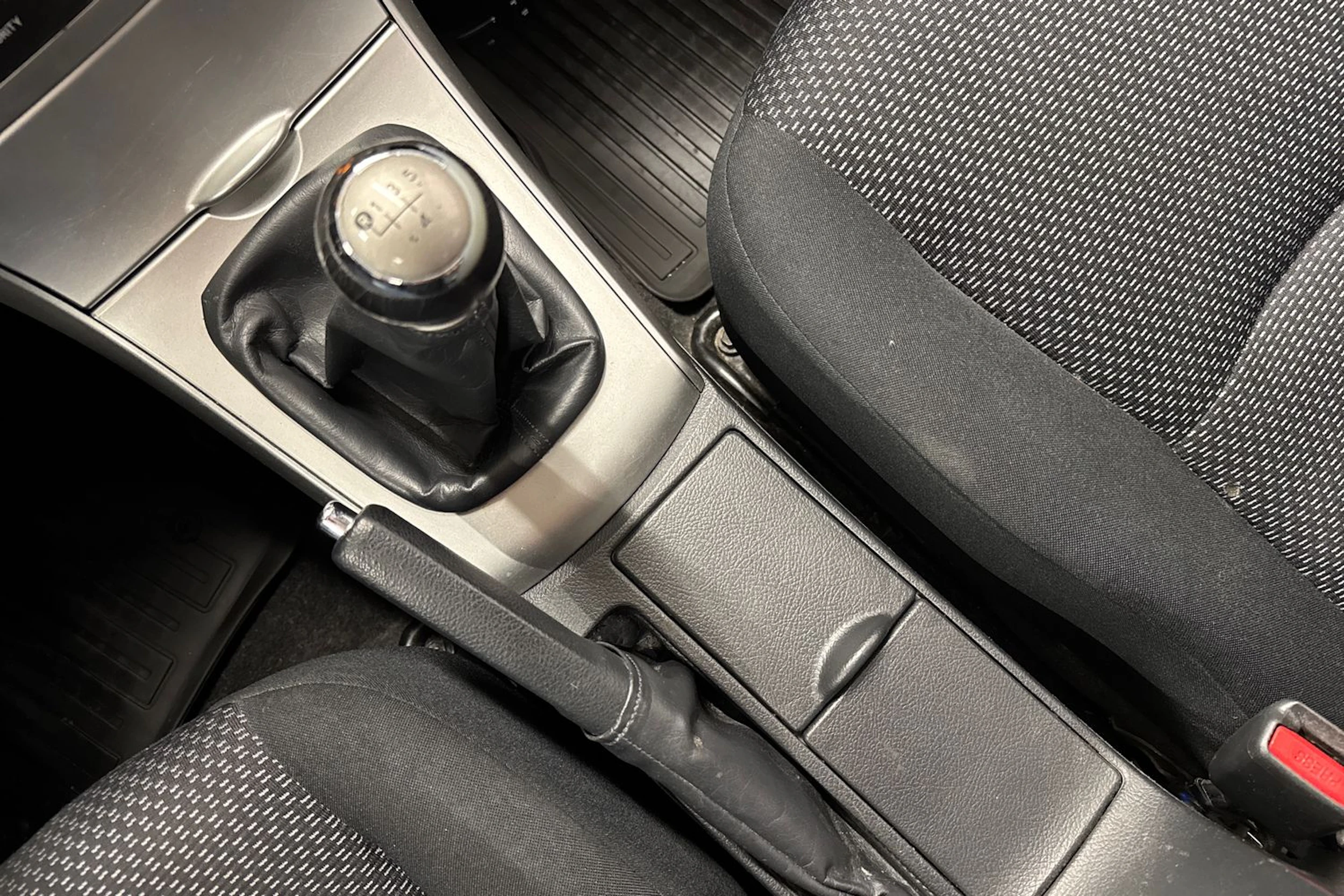 Sininen Toyota Corolla 2012 kuva 17.