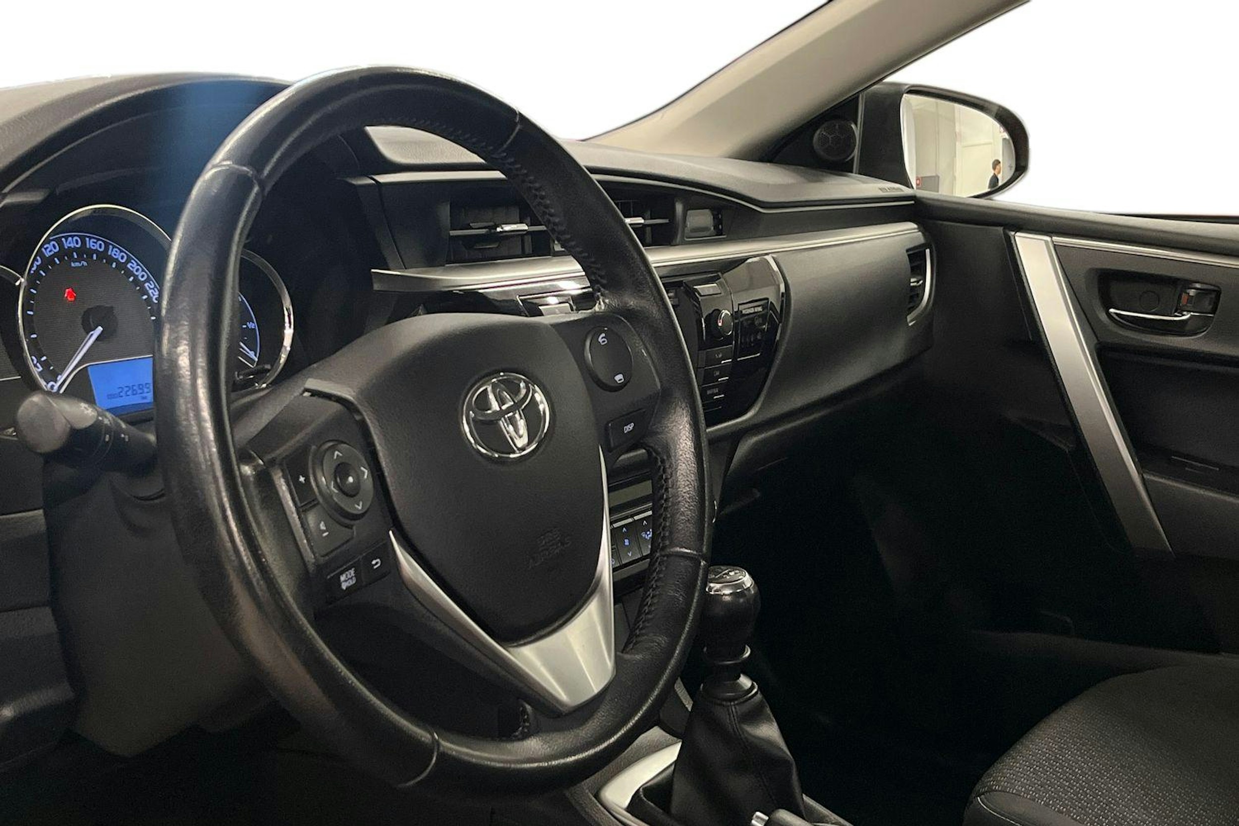 punainen Toyota Corolla 2013 kuva 7.