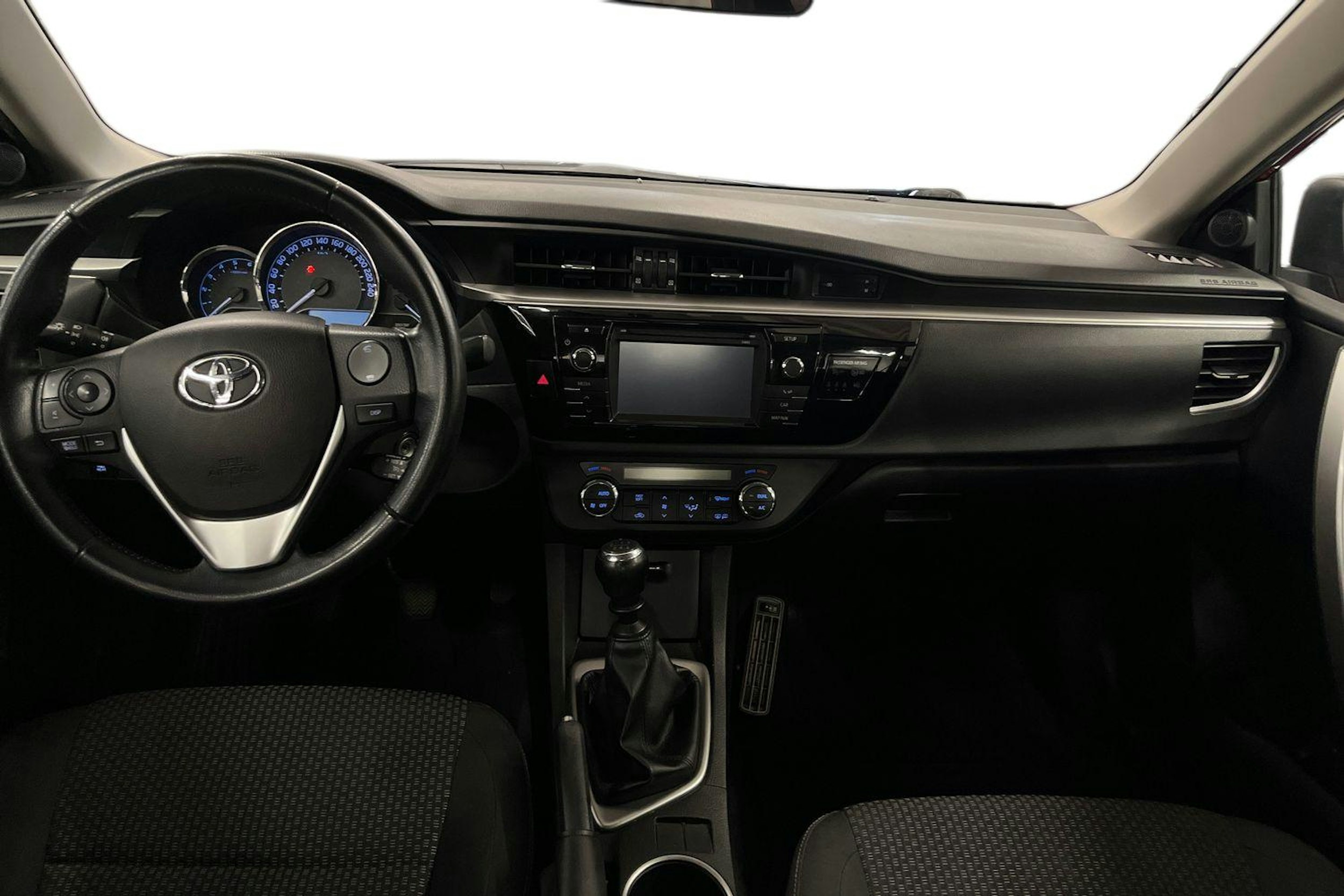 punainen Toyota Corolla 2013 kuva 9.
