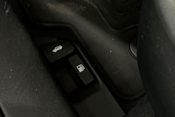 punainen Toyota Corolla 2013 kuva 16.