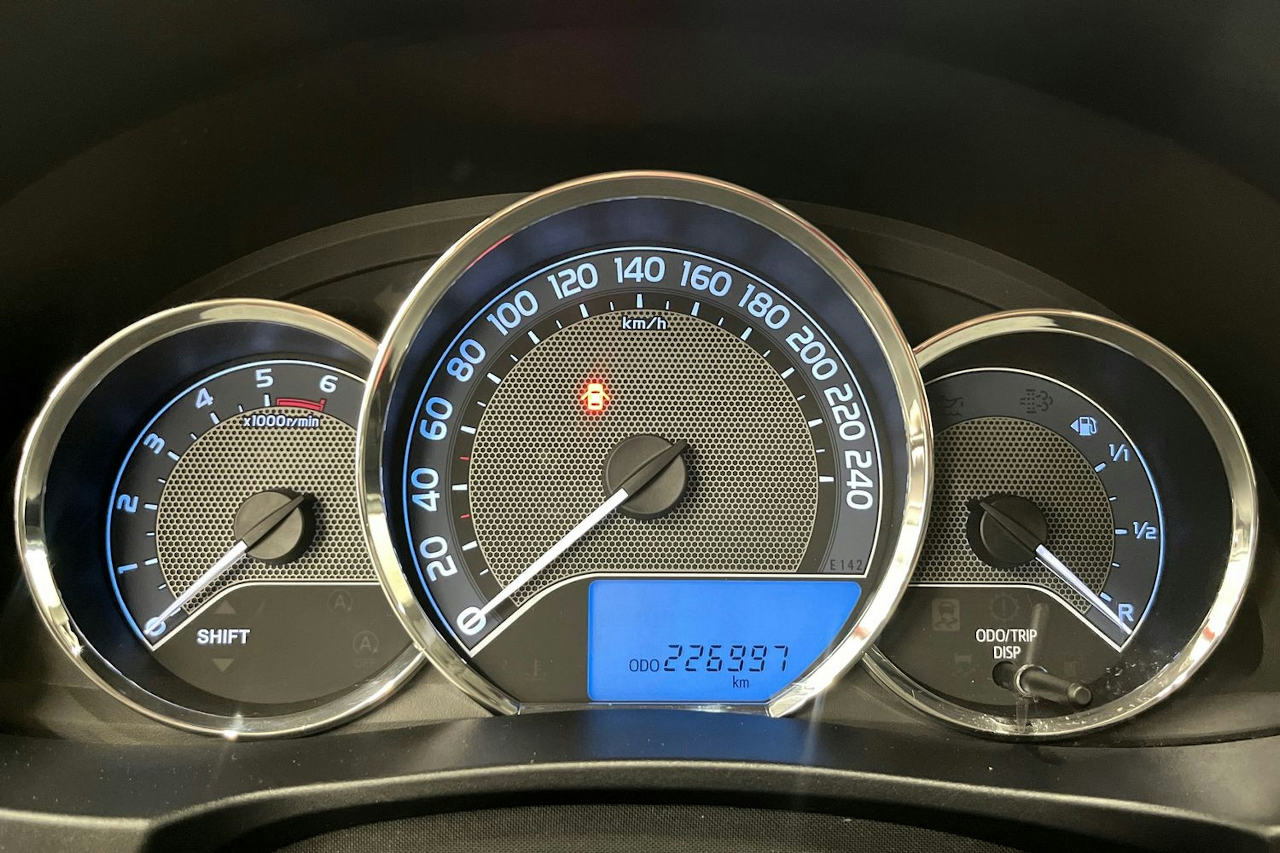 punainen Toyota Corolla 2013 kuva 21.