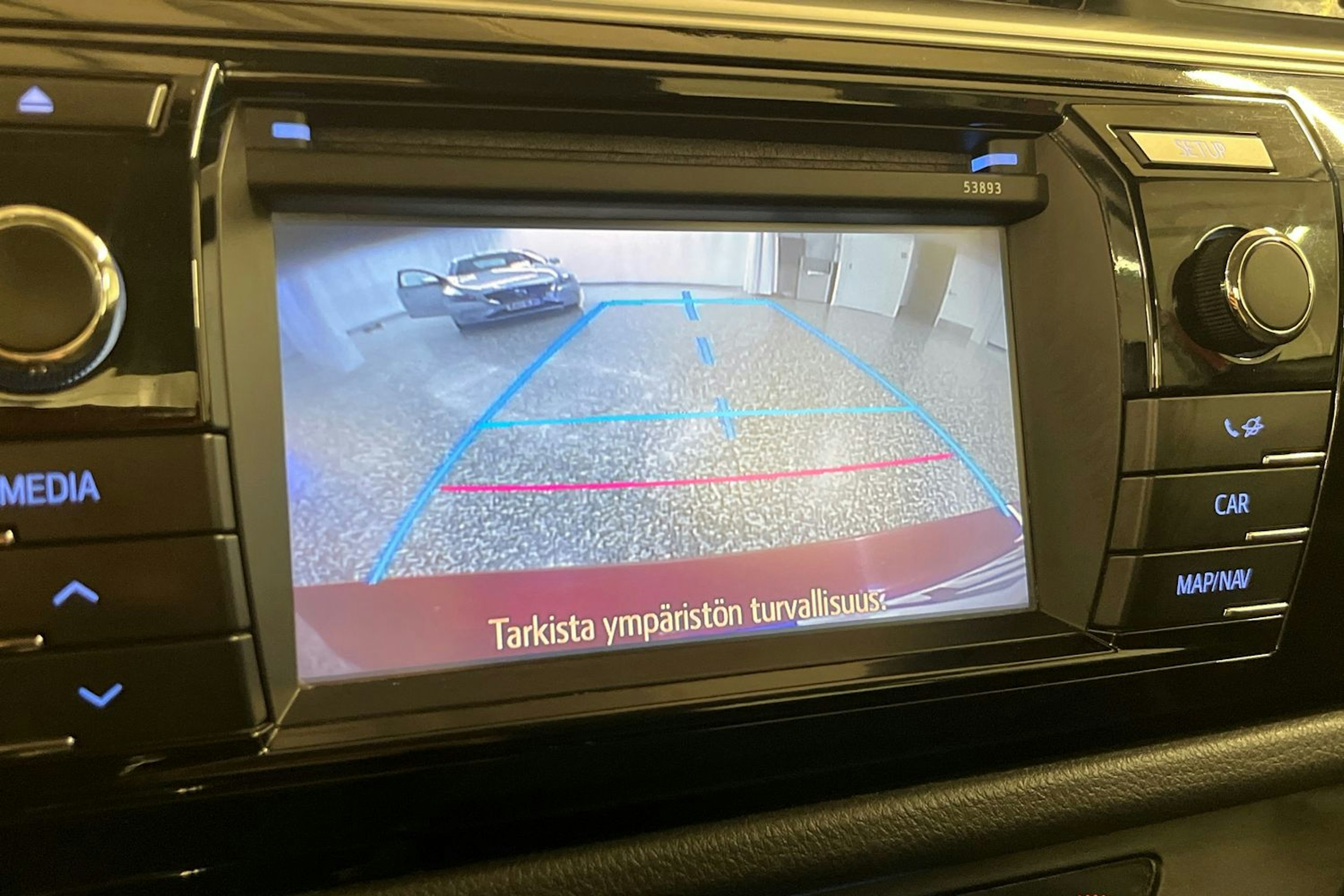punainen Toyota Corolla 2013 kuva 23.
