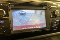 punainen Toyota Corolla 2013 kuva 23.