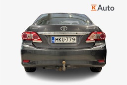 harmaa Toyota Corolla 2013 kuva 3.
