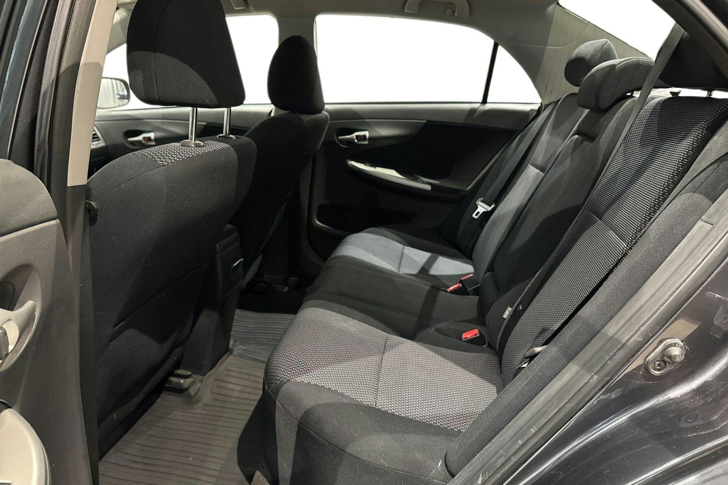 harmaa Toyota Corolla 2013 kuva 8.