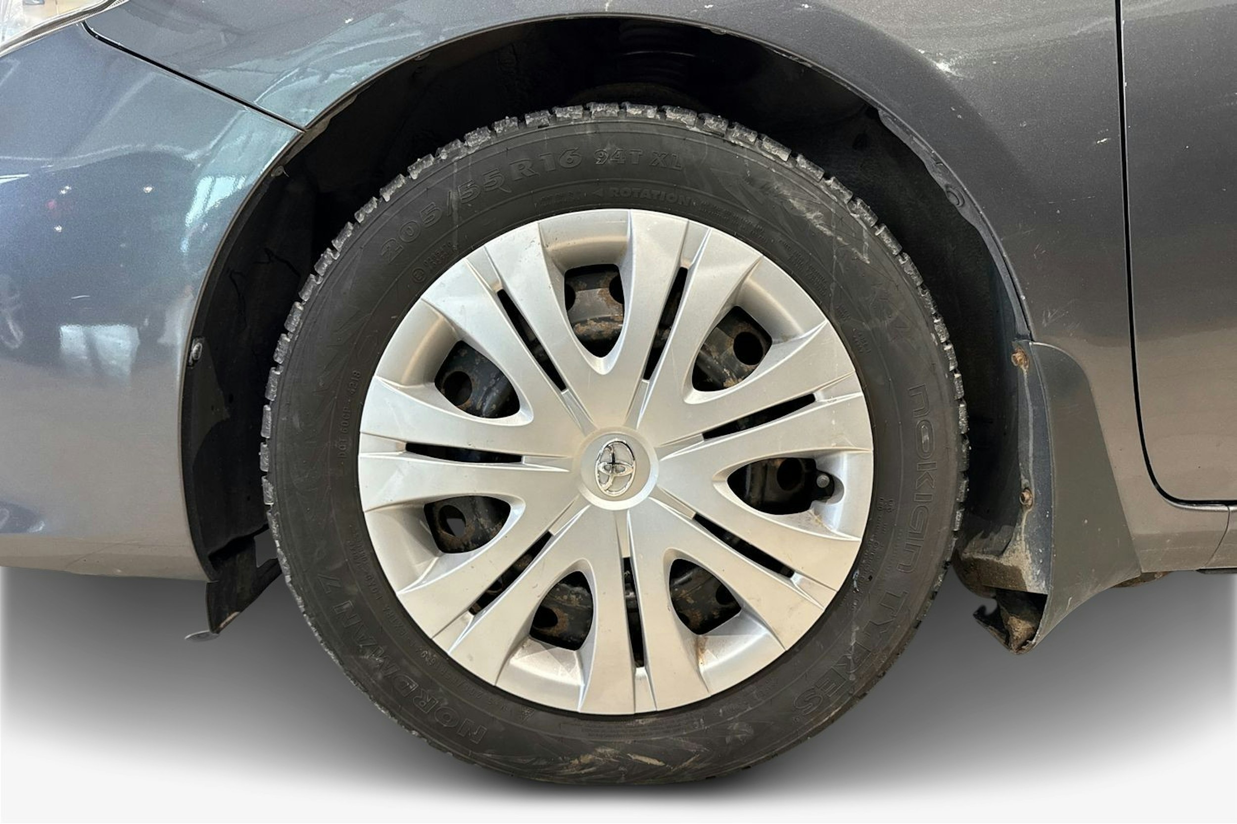 harmaa Toyota Corolla 2013 kuva 9.