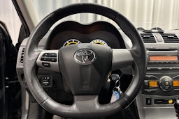 harmaa Toyota Corolla 2013 kuva 13.