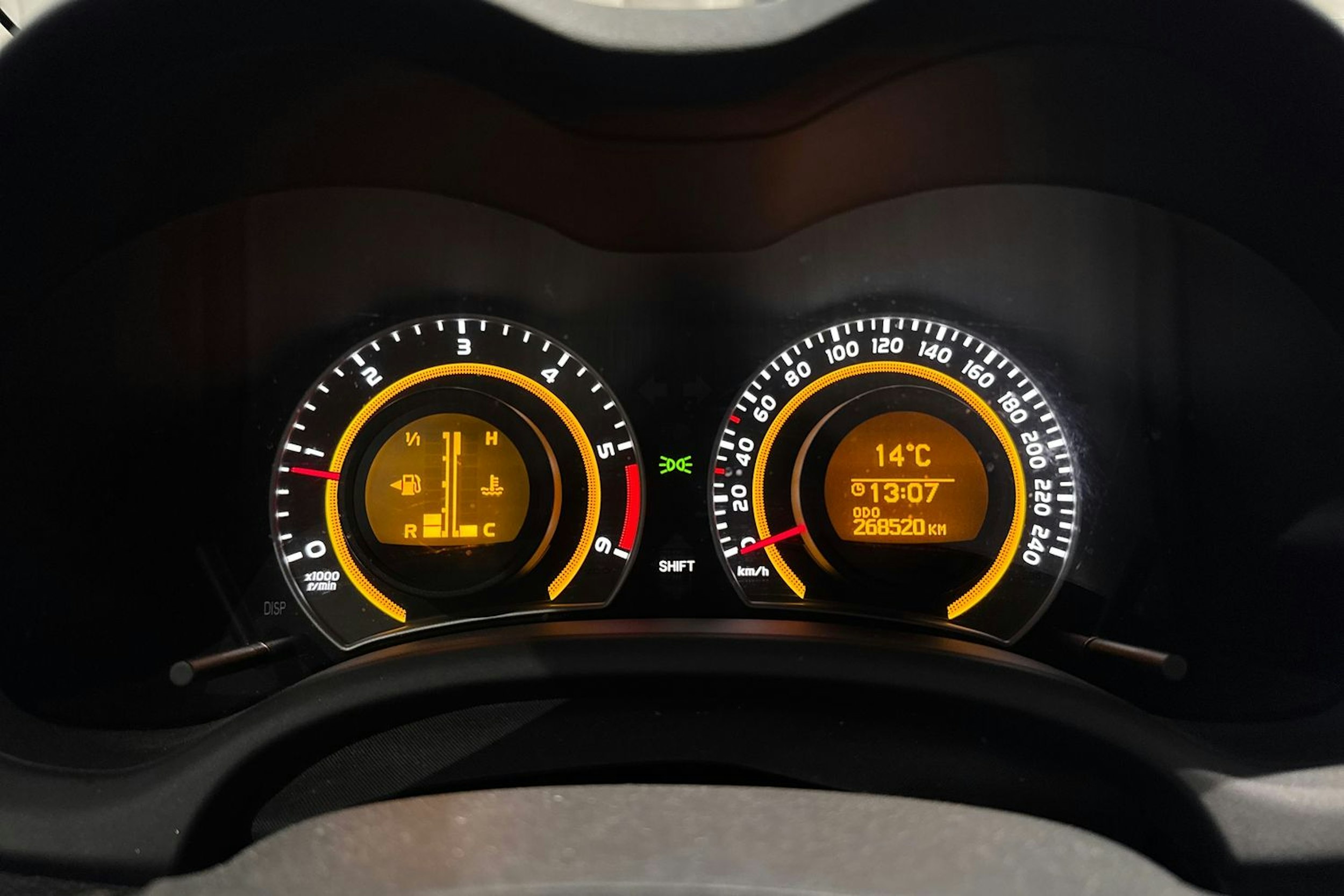 harmaa Toyota Corolla 2013 kuva 15.