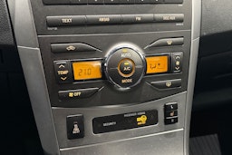 harmaa Toyota Corolla 2013 kuva 17.