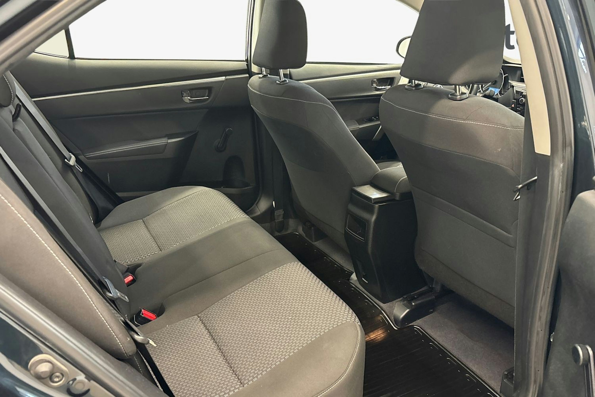 harmaa Toyota Corolla 2014 kuva 11.