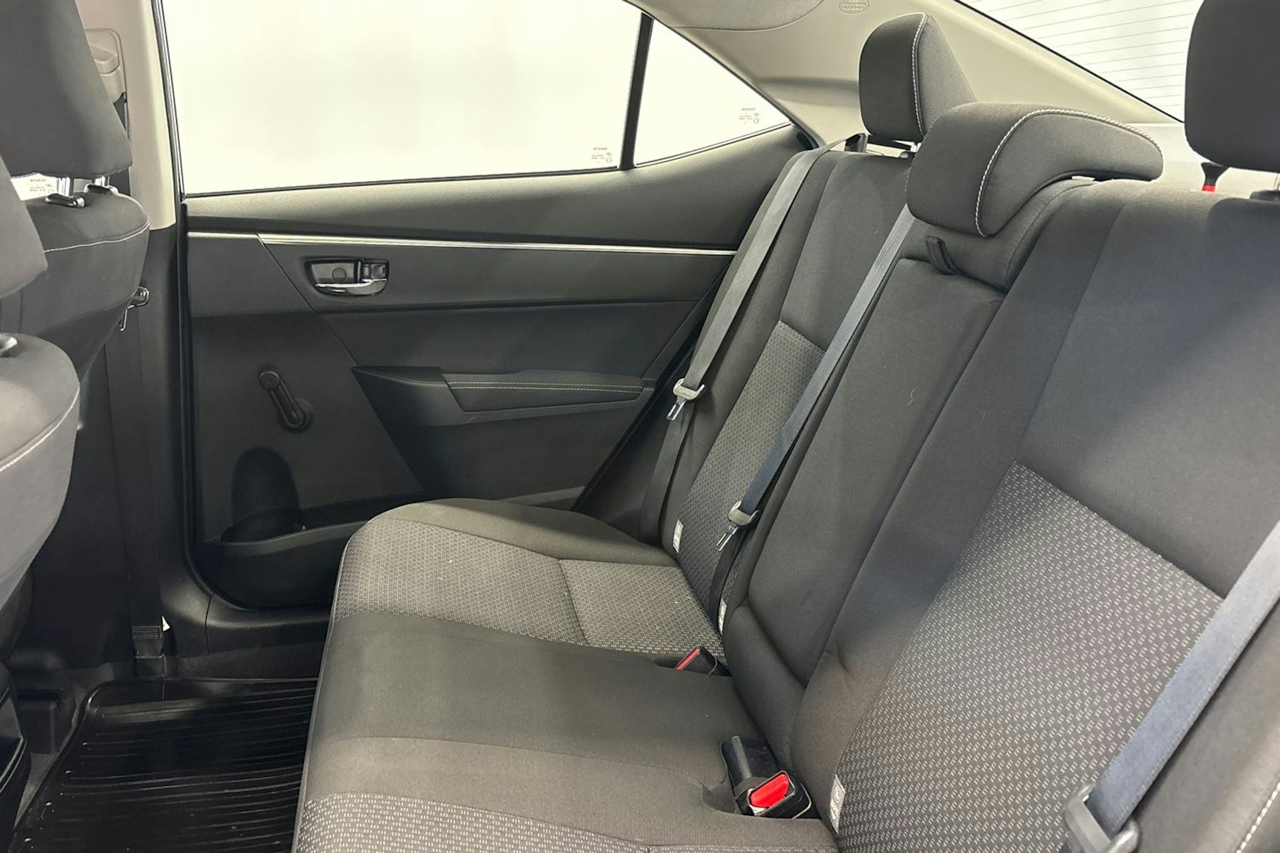 harmaa Toyota Corolla 2014 kuva 13.