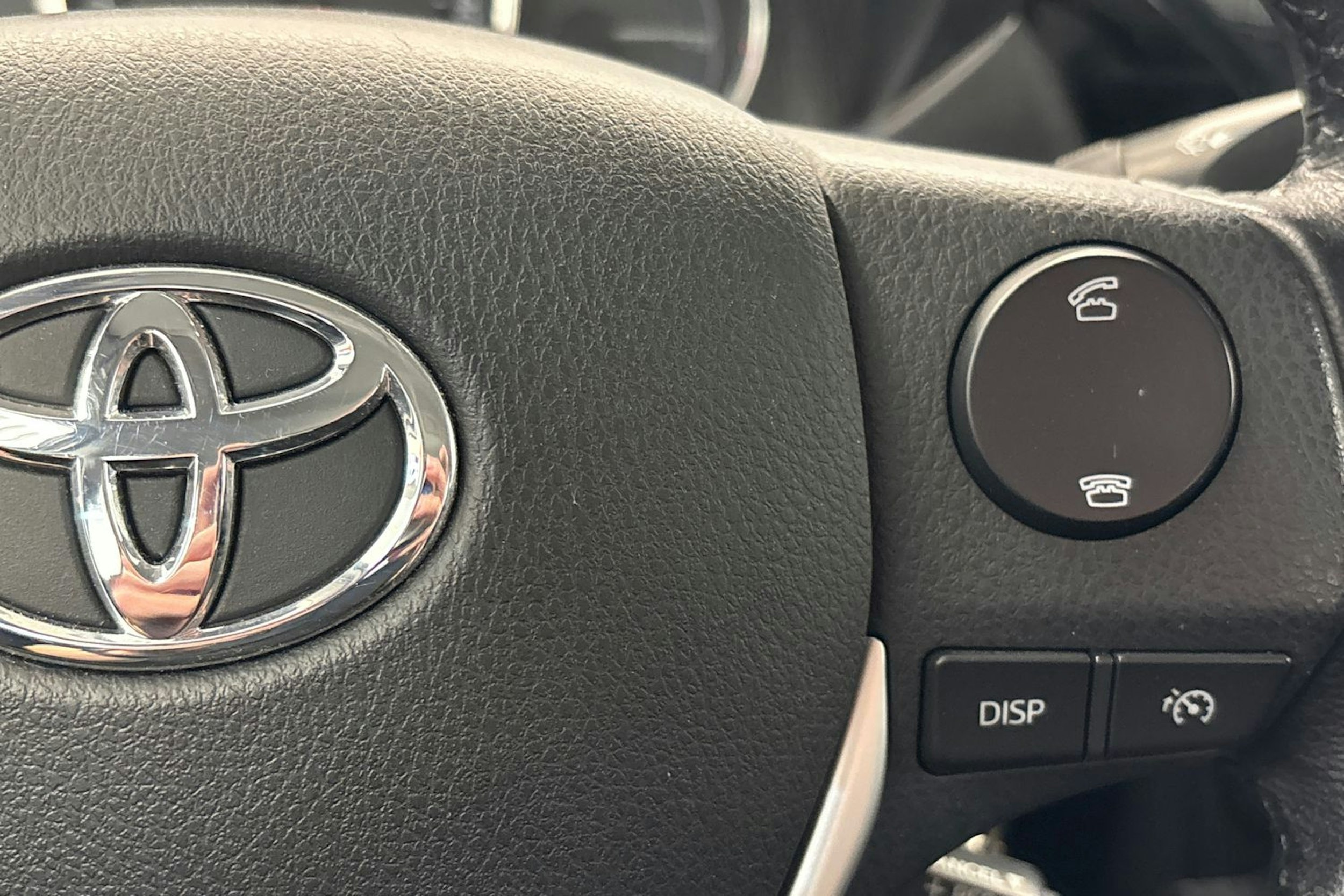 harmaa Toyota Corolla 2014 kuva 18.