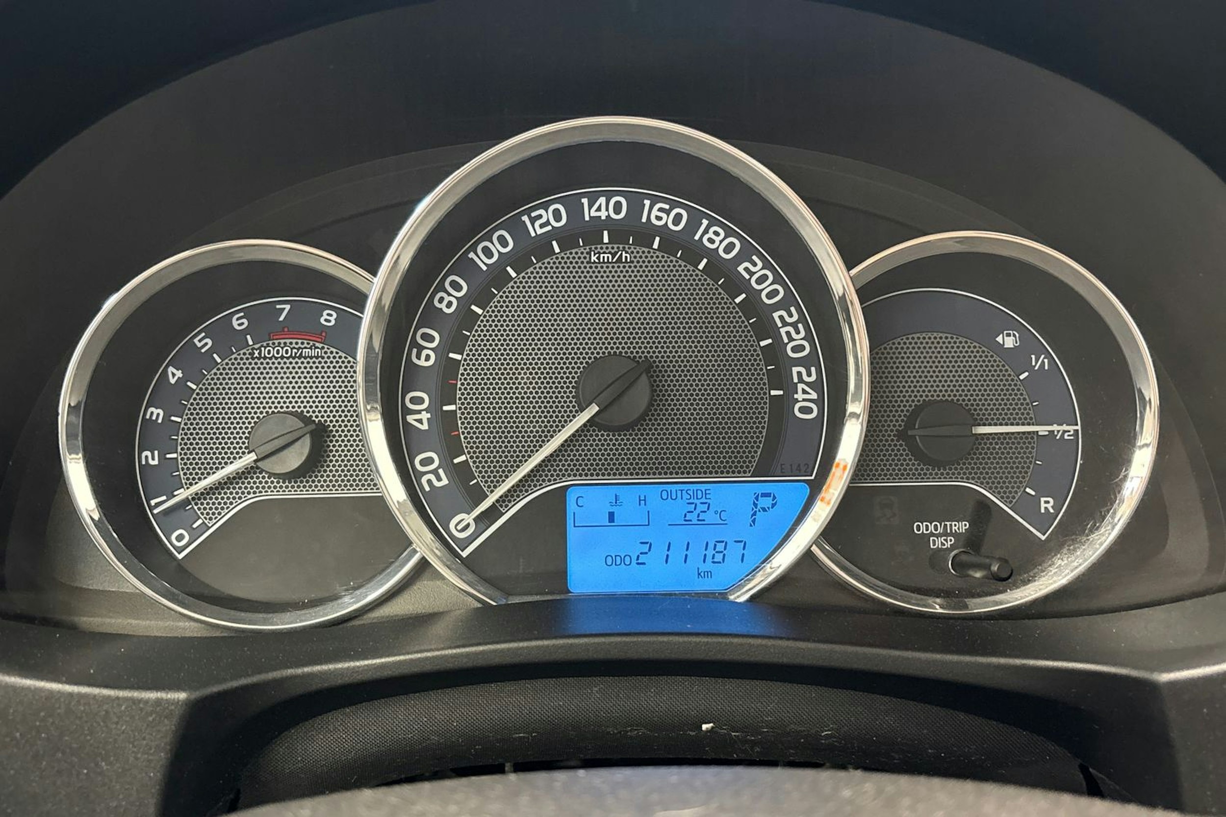 harmaa Toyota Corolla 2014 kuva 19.