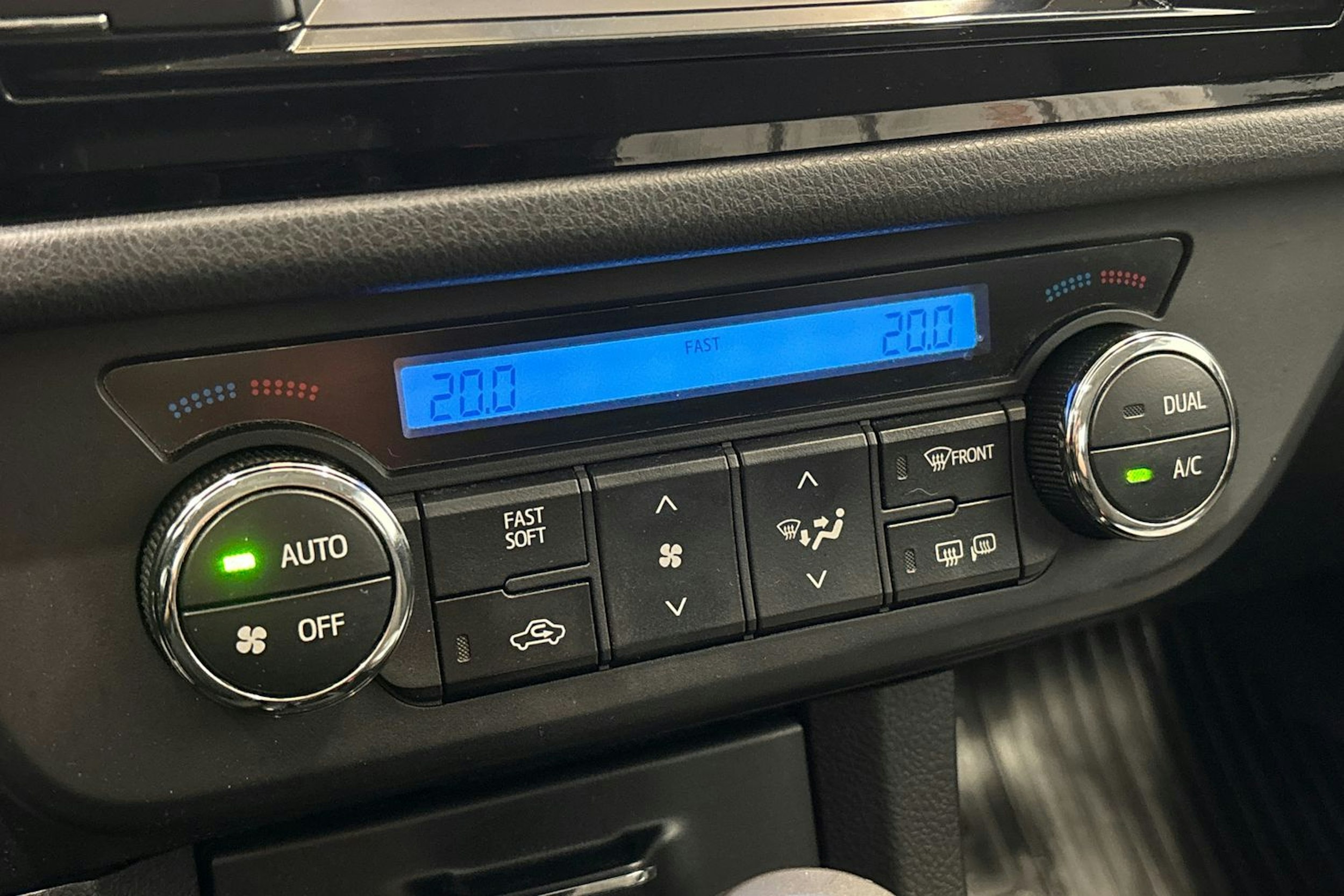 harmaa Toyota Corolla 2014 kuva 24.