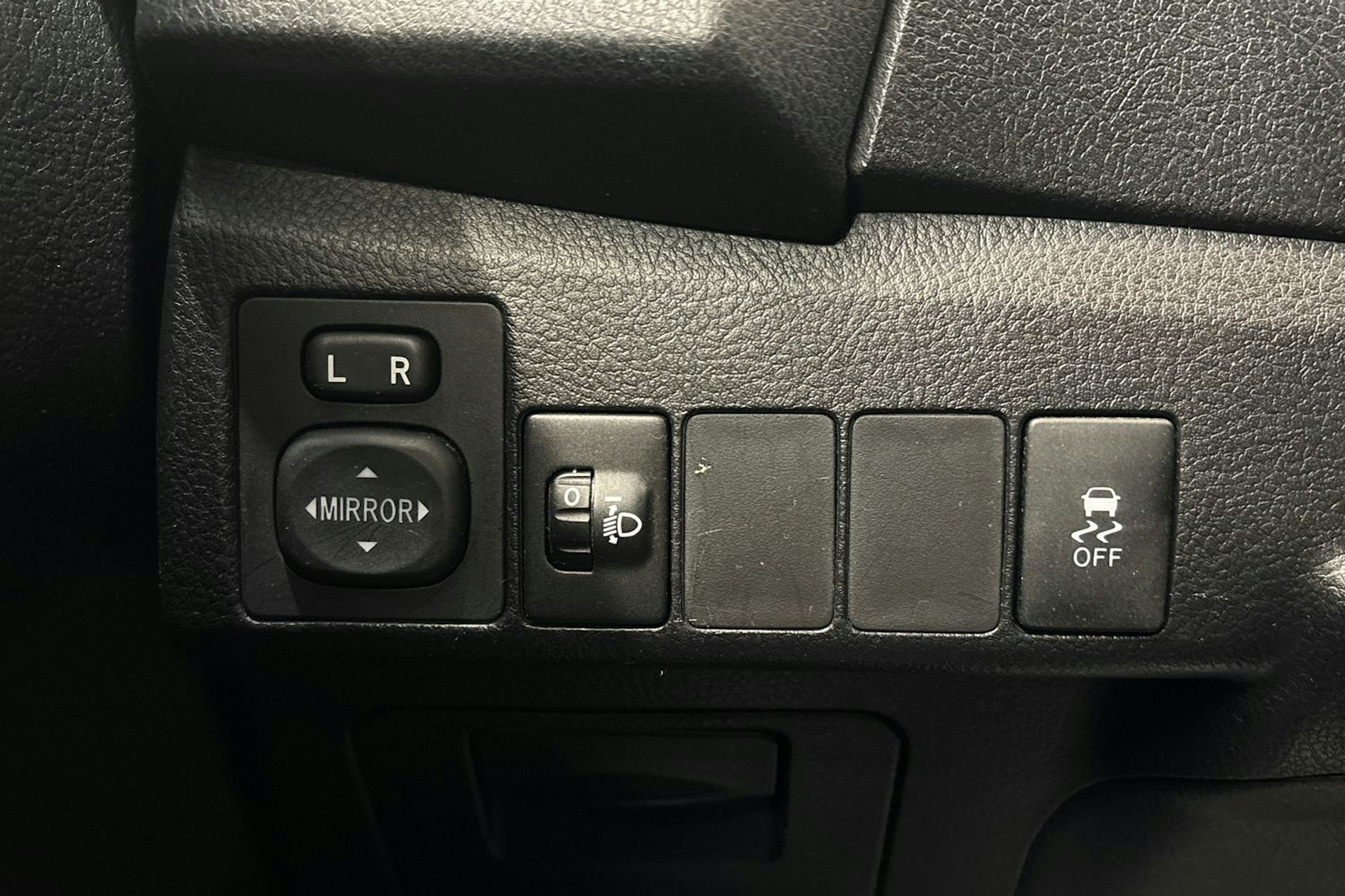 harmaa Toyota Corolla 2014 kuva 28.