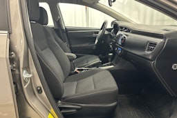 ruskea (beige) Toyota Corolla 2015 kuva 10.