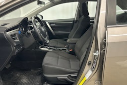 ruskea (beige) Toyota Corolla 2015 kuva 13.