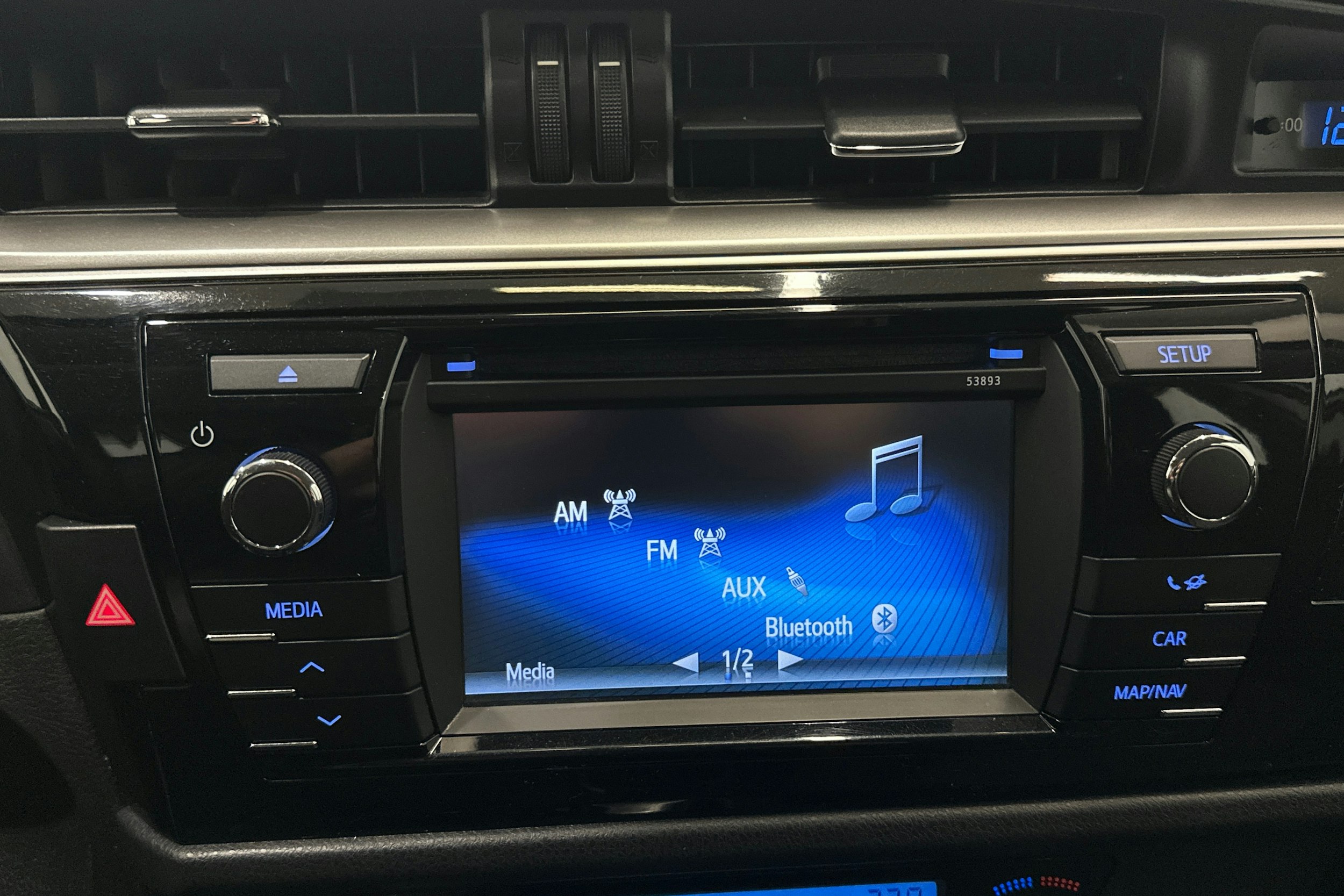 ruskea (beige) Toyota Corolla 2015 kuva 18.