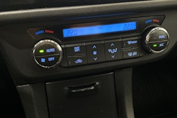 ruskea (beige) Toyota Corolla 2015 kuva 19.