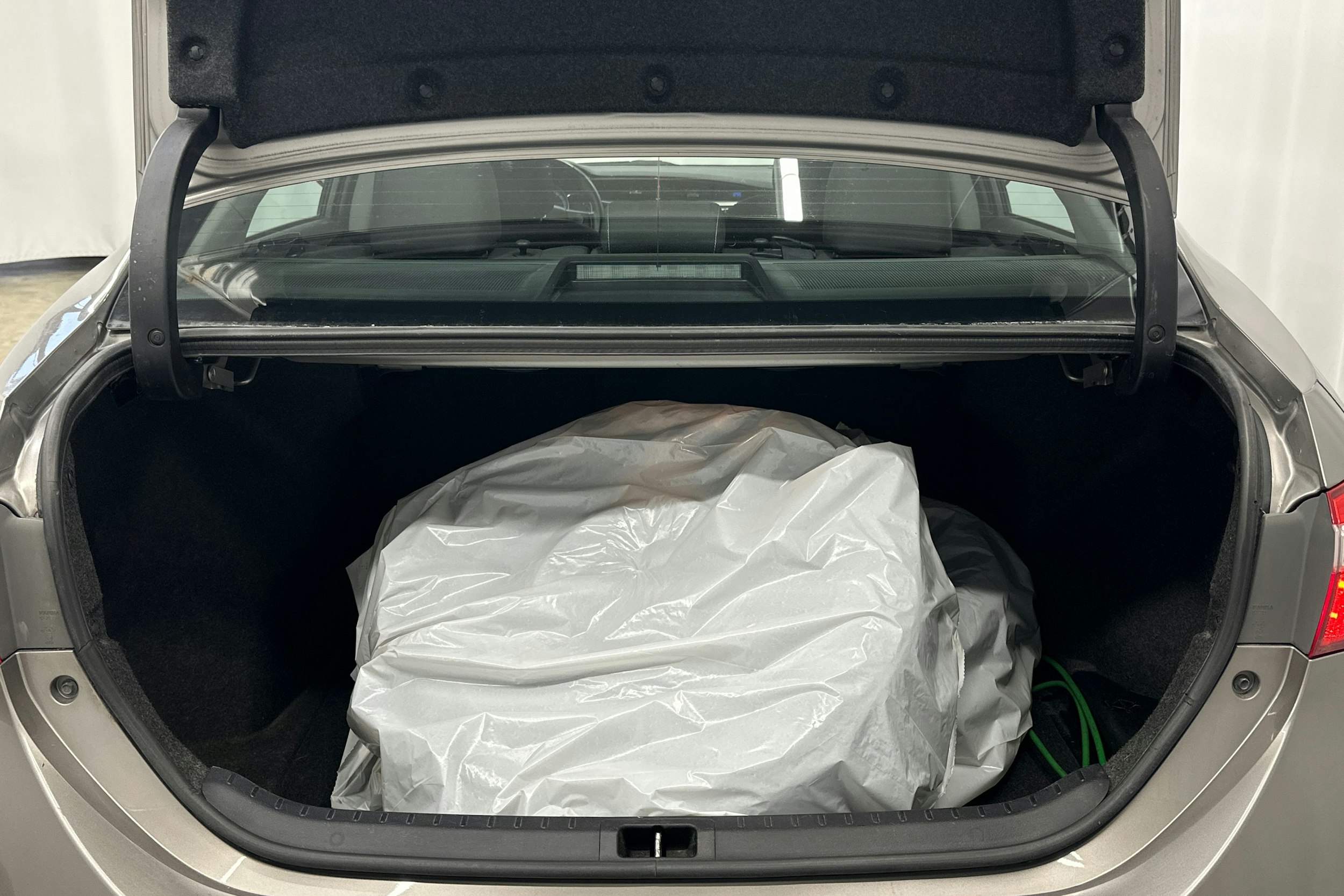 ruskea (beige) Toyota Corolla 2015 kuva 23.