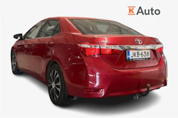 punainen Toyota Corolla 2016 kuva 2.