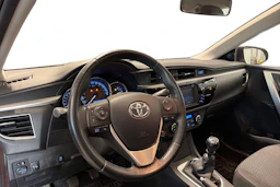 punainen Toyota Corolla 2016 kuva 3.