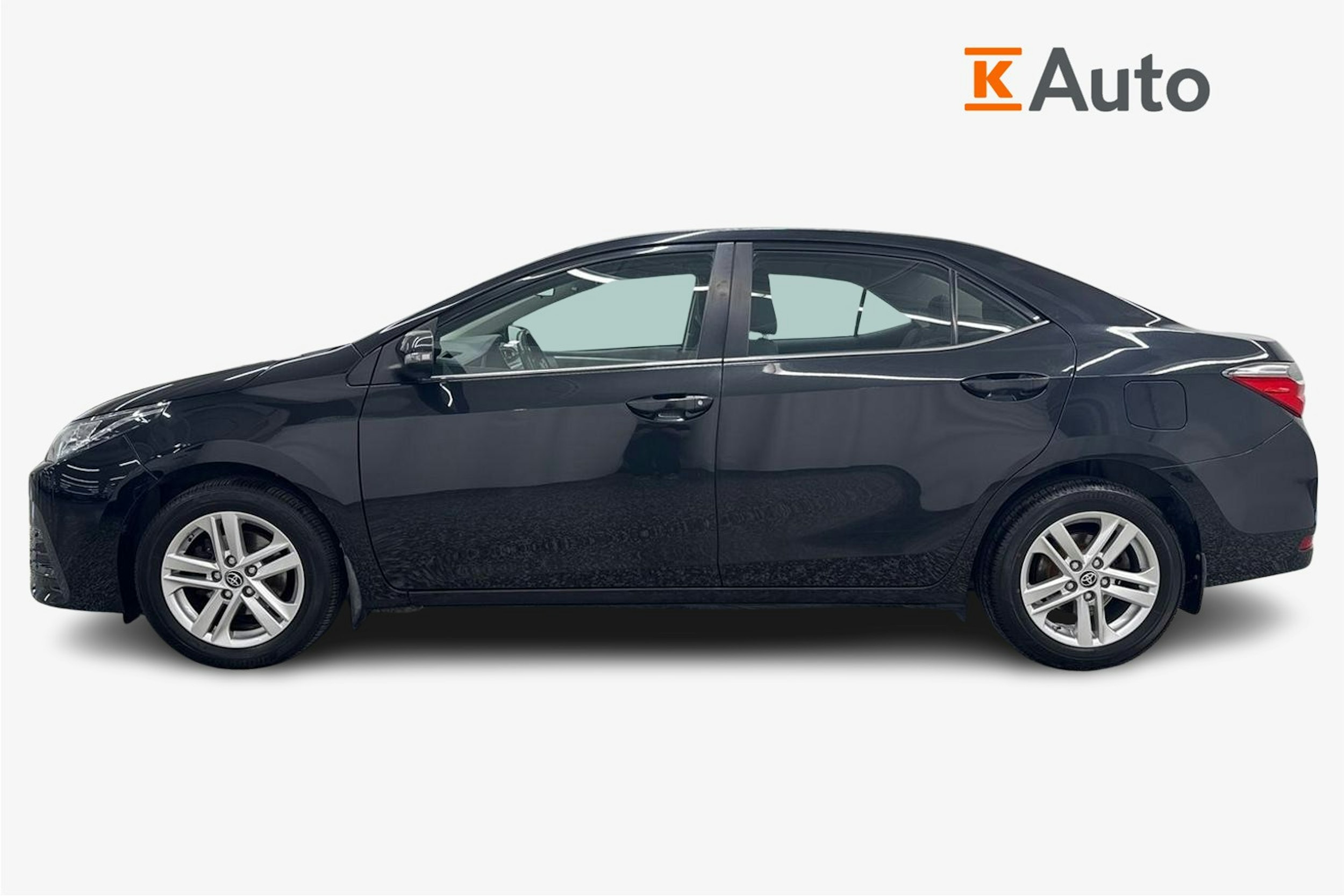 musta Toyota Corolla 2016 kuva 6.
