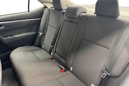 musta Toyota Corolla 2016 kuva 10.