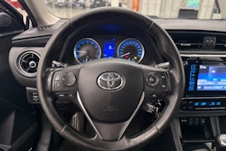 musta Toyota Corolla 2016 kuva 14.