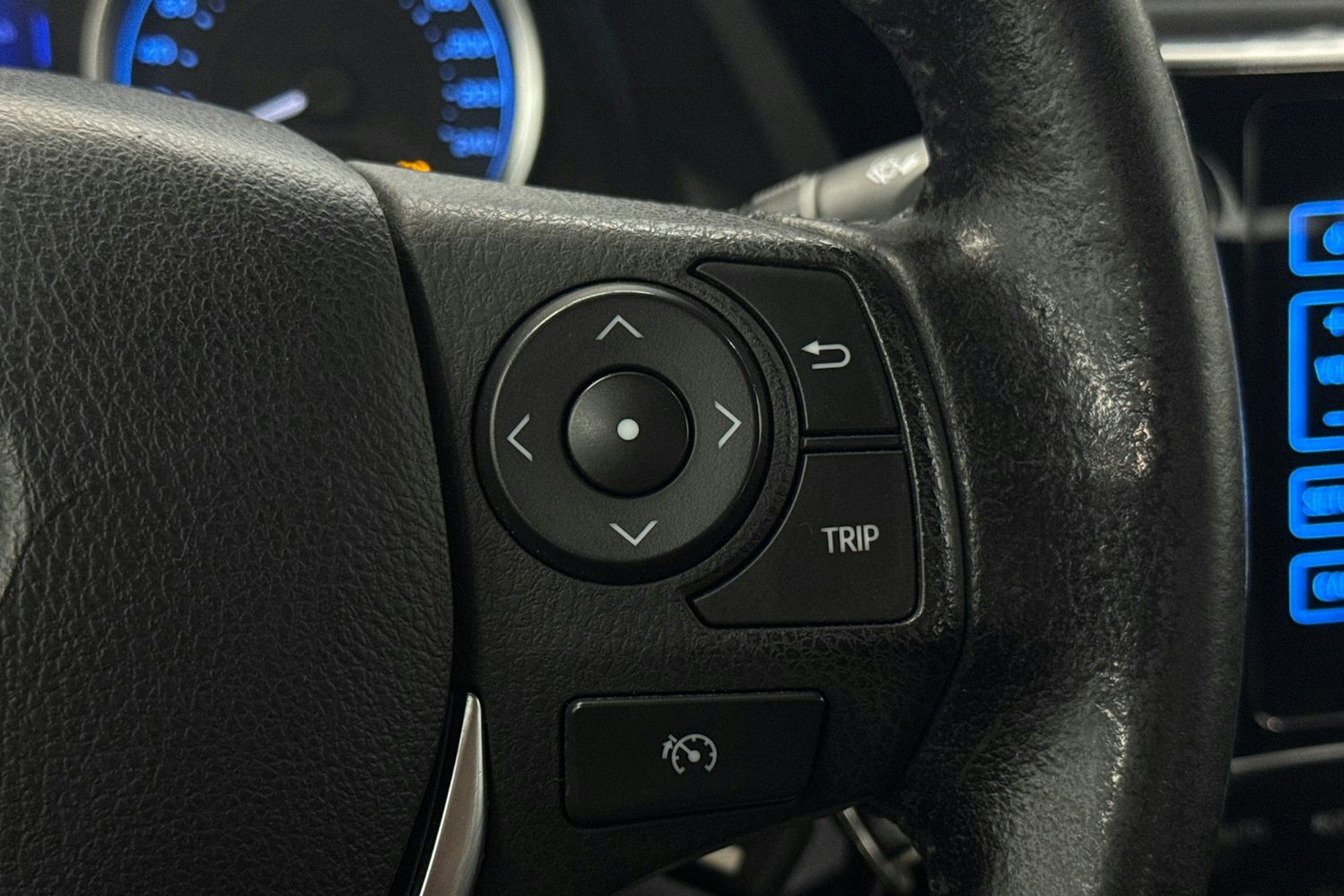 musta Toyota Corolla 2016 kuva 15.