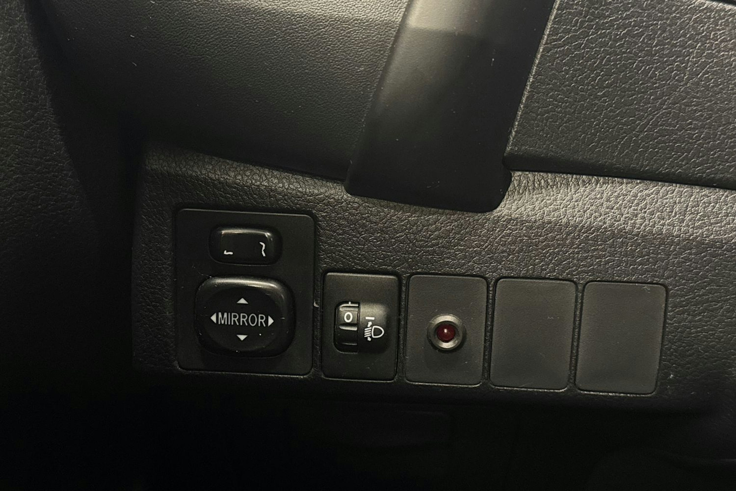 musta Toyota Corolla 2016 kuva 19.