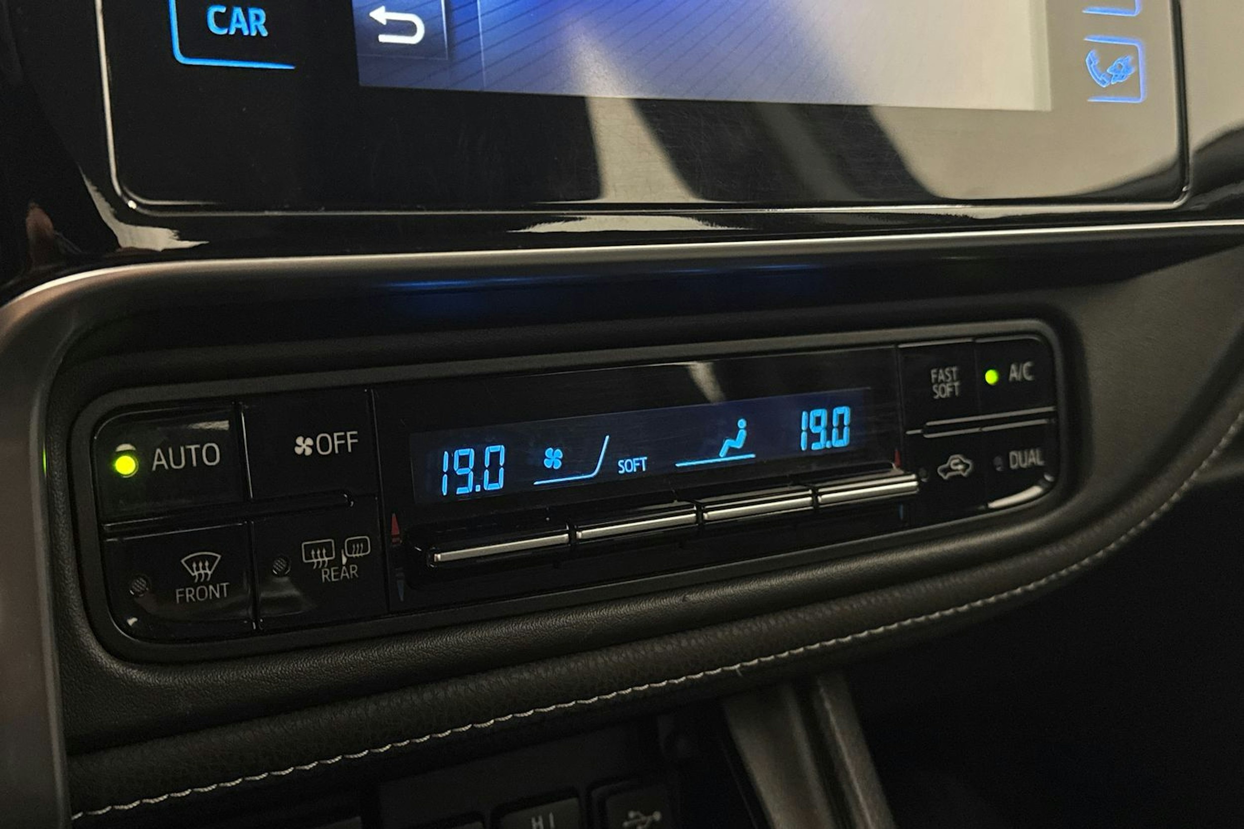 musta Toyota Corolla 2016 kuva 26.
