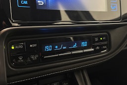 musta Toyota Corolla 2016 kuva 26.