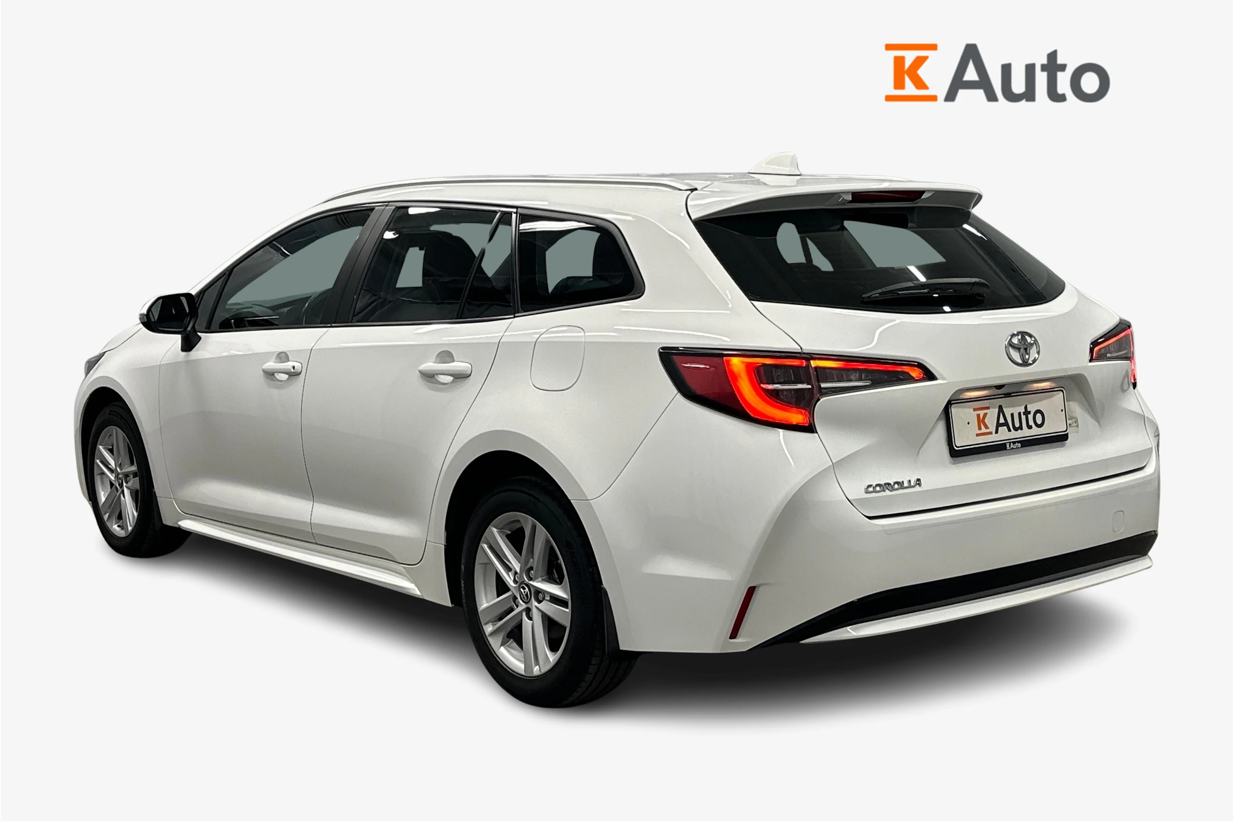 valkoinen Toyota Corolla 2019 kuva 3.