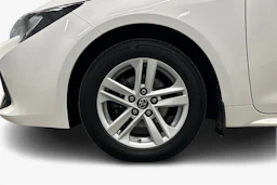 valkoinen Toyota Corolla 2019 kuva 12.