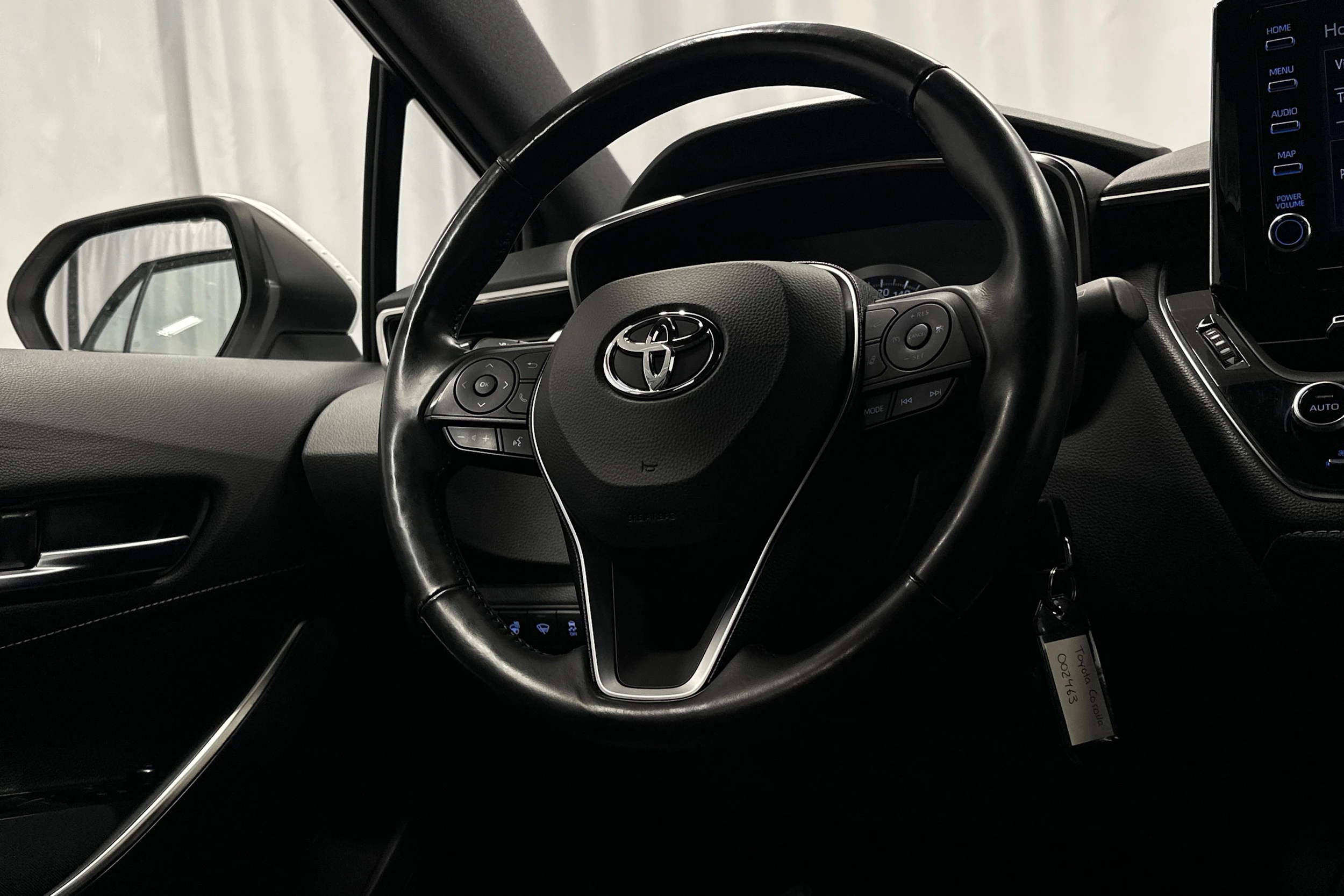 valkoinen Toyota Corolla 2019 kuva 18.