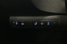 valkoinen Toyota Corolla 2019 kuva 21.