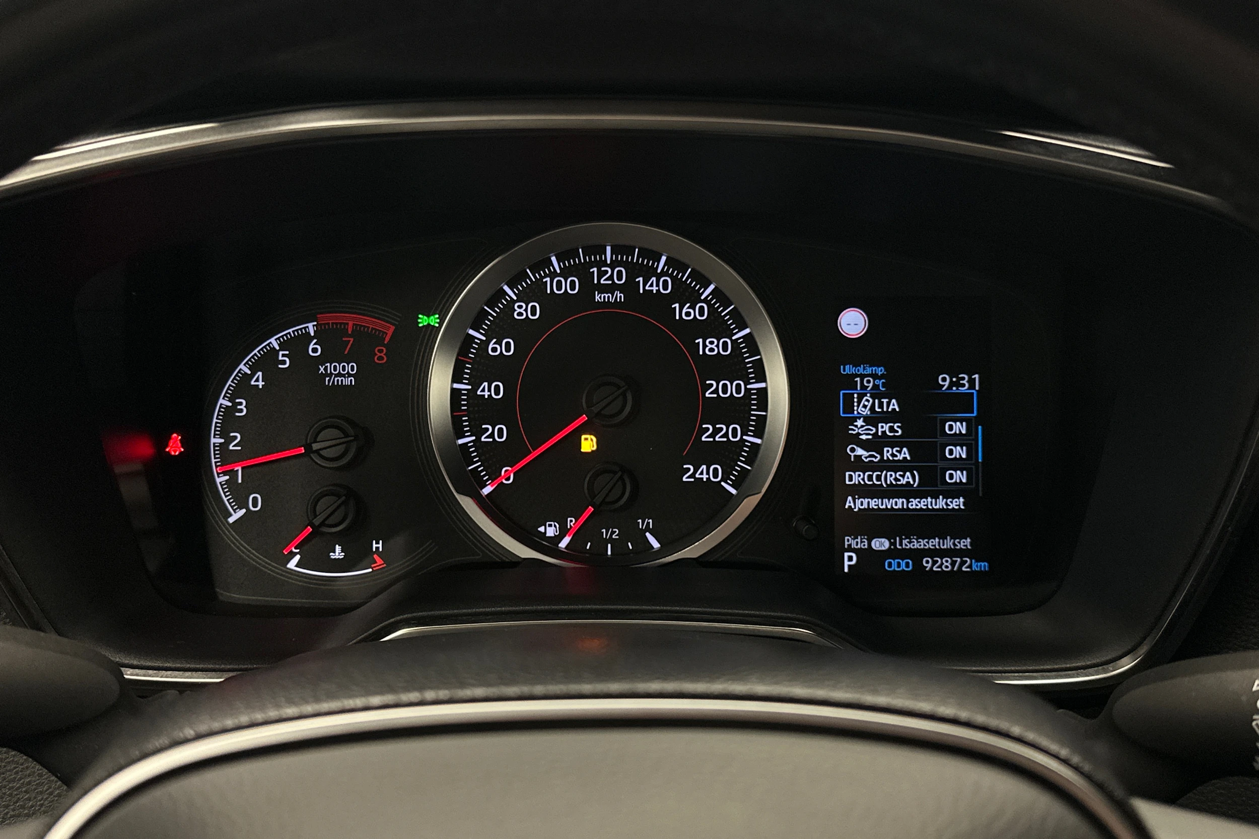 valkoinen Toyota Corolla 2019 kuva 22.